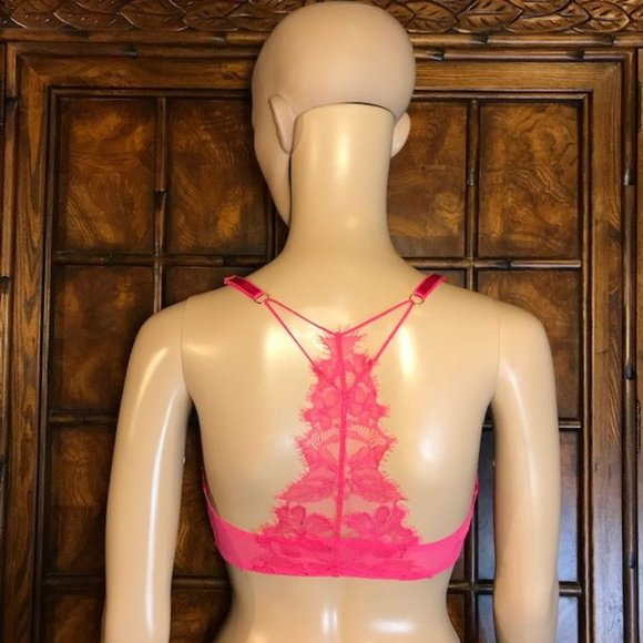Victoria's Secret 'Very Sexy' Lace Tback Demi Bra - Picture 9 of 13